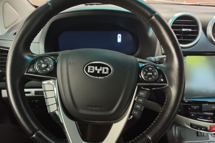 Used BYD S7 2015 2.0T Automatic Flagship Edition Steering Wheel