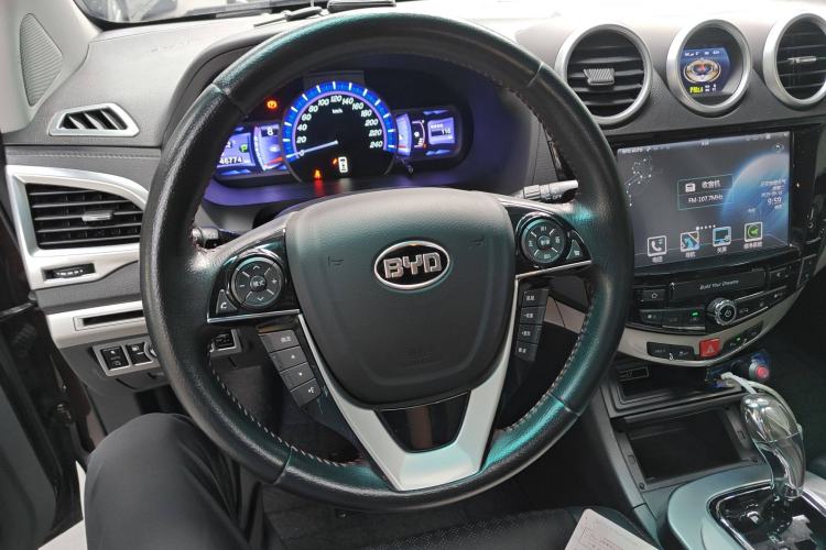 Used BYD S7 2015 2.0T Automatic Prestige Model Steering Wheel