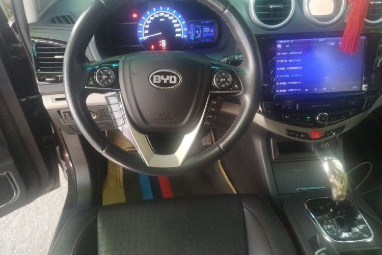 Used BYD S7 2015 2.0T Automatic Prestige Model Steering Wheel