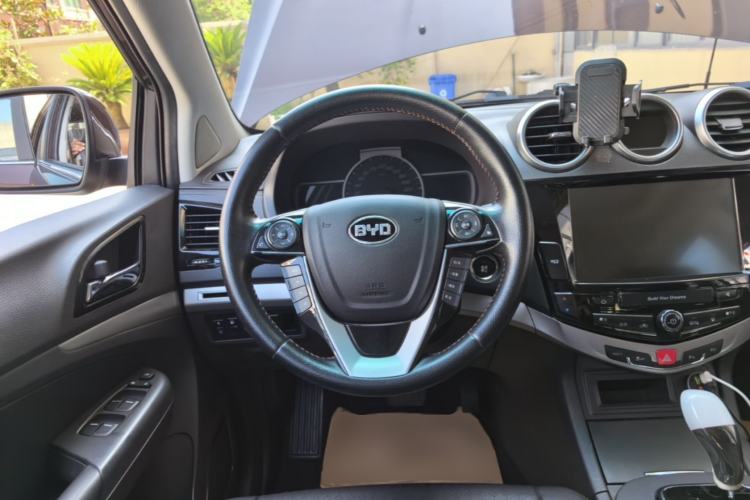 Used BYD S7 2015 2.0T Automatic Prestige Model Steering Wheel