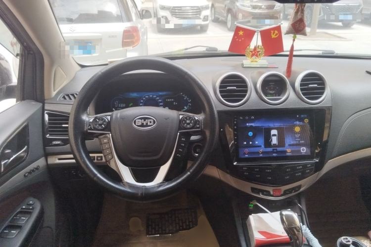 Used BYD S7 2015 2.0T Upgraded Automatic Flagship Version Steering Wheel
