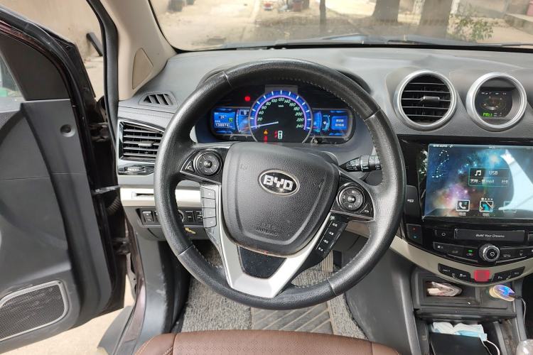 Used BYD S7 2015 2.0T Upgraded Automatic Luxury Version Steering Wheel
