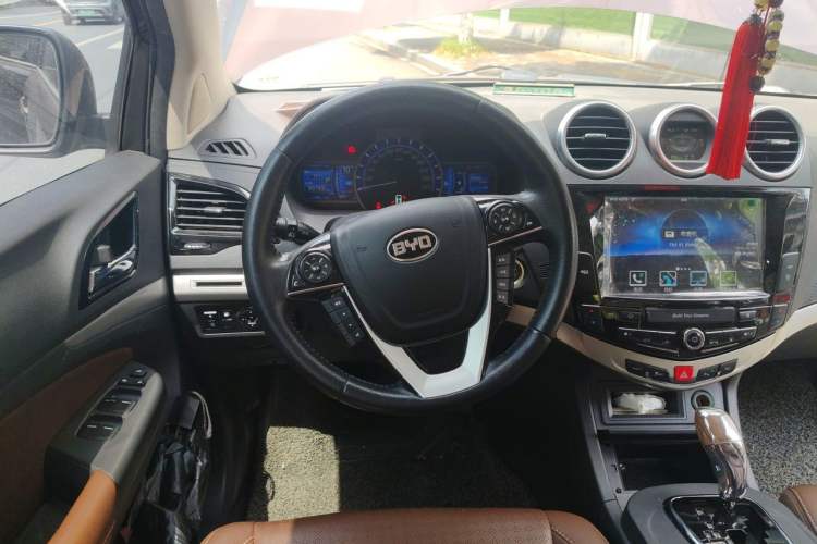 Used BYD S7 2015 2.0T Upgraded Automatic Luxury Version Steering Wheel