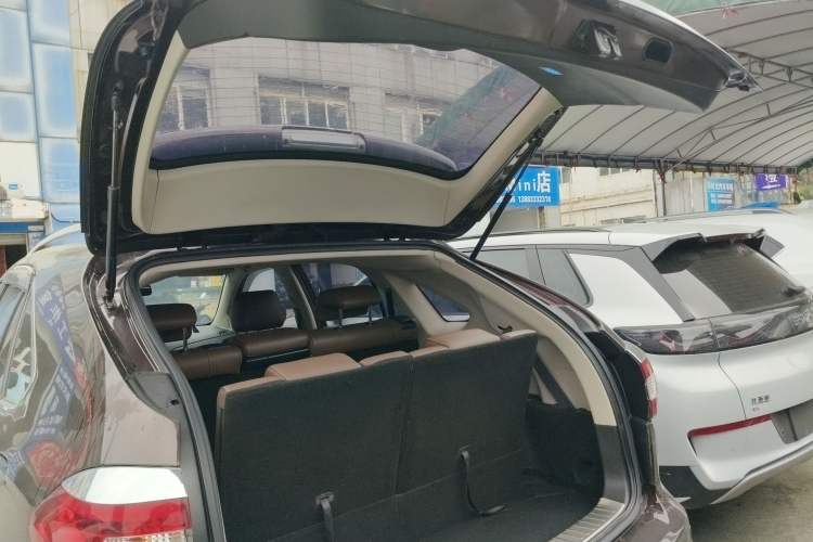Used BYD S7 2015 2.0T Upgraded Automatic Luxury Version Trunk