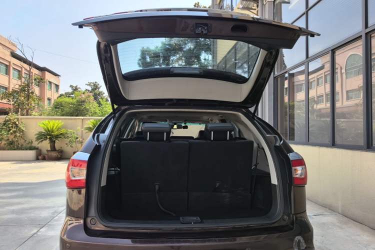 Used BYD S7 2015 2.0T Automatic Prestige Model Trunk