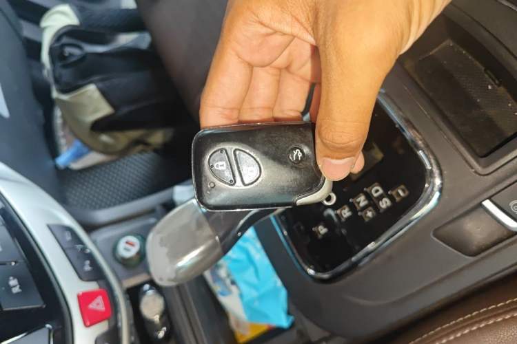Used BYD S7 2015 2.0T Upgraded Automatic Luxury Version Vehicle Key