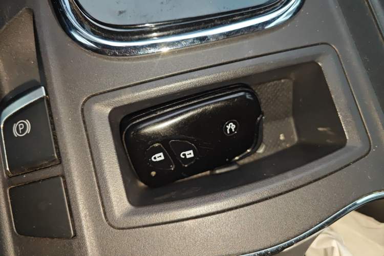 Used BYD S7 2015 2.0T Upgraded Automatic Luxury Version Vehicle Key