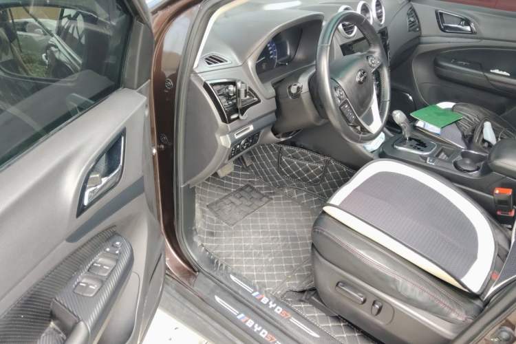 Used BYD S7 2015 2.0T Automatic Prestige Model Driver Seat
