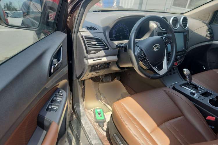 Used BYD S7 2015 2.0T Upgraded Automatic Luxury Version Driver Seat