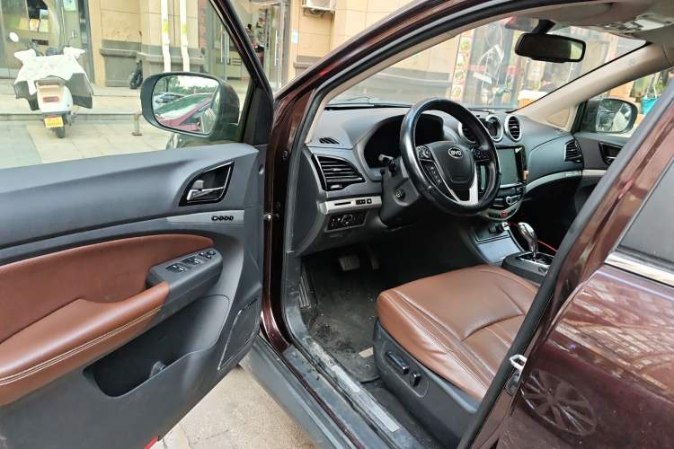 Used BYD S7 2015 2.0T Upgraded Automatic Flagship Version Driver Seat