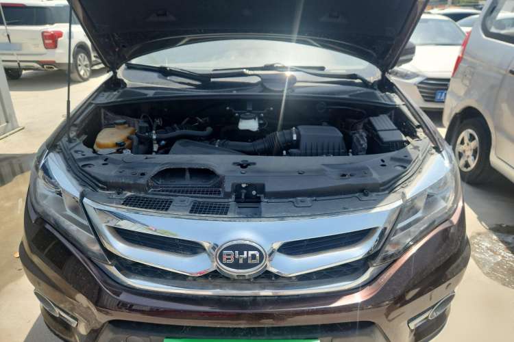 Used BYD S7 2015 2.0T Upgraded Automatic Luxury Version Engine Bay