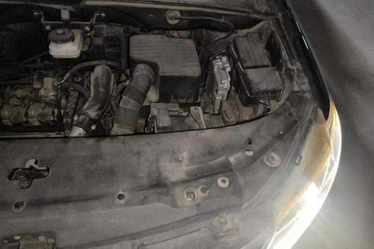 Used BYD S7 2015 1.5T Upgraded Manual Luxury Model Engine Bay Left