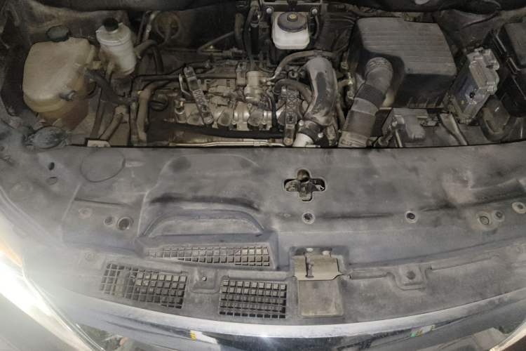 Used BYD S7 2015 1.5T Upgraded Manual Luxury Model Engine Bay