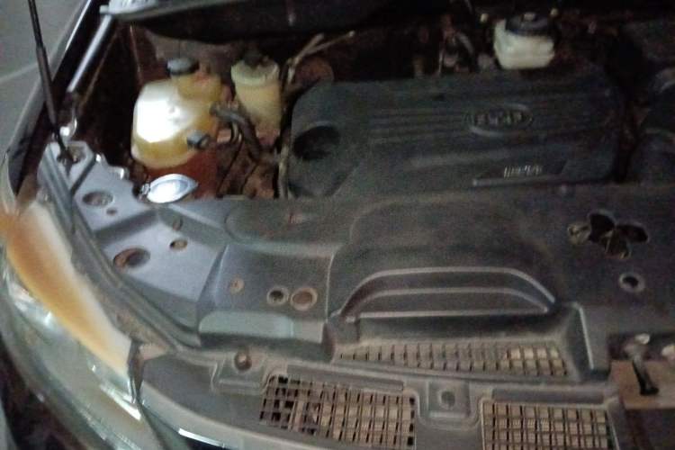 Used BYD S7 2015 1.5T Manual Luxury Model Engine Bay Right