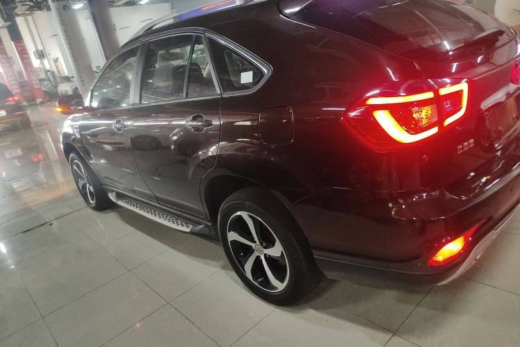 Used BYD S7 2015 2.0T Upgraded Automatic Luxury Version Exterior 3