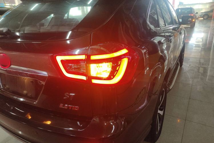 Used BYD S7 2015 2.0T Upgraded Automatic Luxury Version Exterior 6