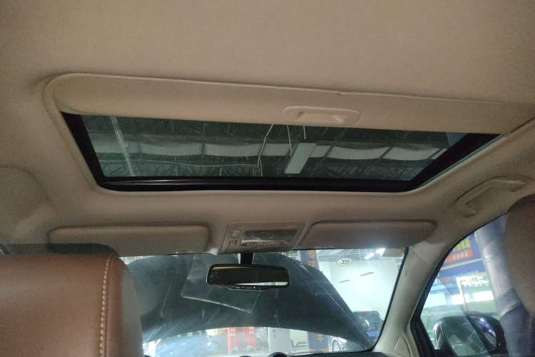 Used BYD S7 2015 2.0T Upgraded Automatic Luxury Version Headliner