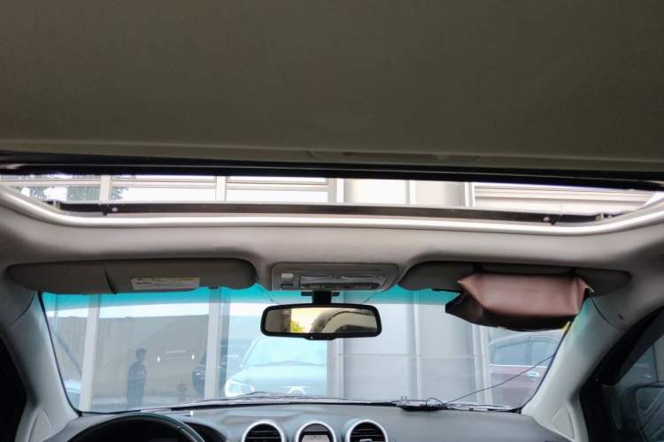 Used BYD S7 2015 2.0T Automatic Prestige Model Headliner