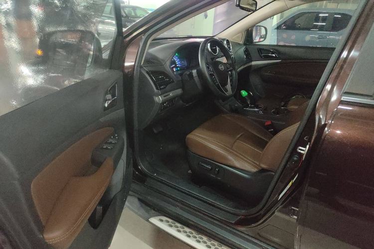 Used BYD S7 2015 2.0T Upgraded Automatic Luxury Version Interior 3