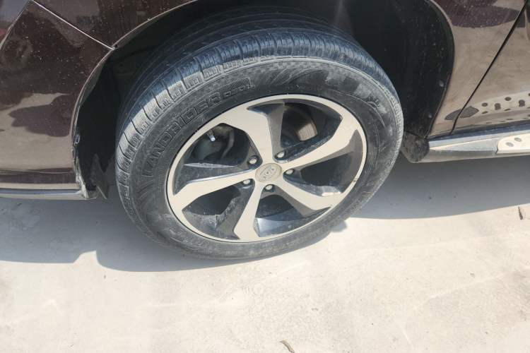 Used BYD S7 2015 2.0T Upgraded Automatic Luxury Version Left Front Wheel Hub