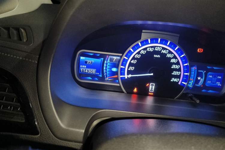 Used BYD S7 2015 1.5T Upgraded Manual Luxury Model Odometer Close Up