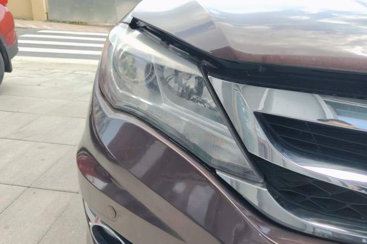 Used BYD S7 2015 2.0T Automatic Prestige Model Right Front Headlight