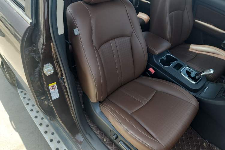 Used BYD S7 2015 2.0T Upgraded Automatic Luxury Version Right Front Seat
