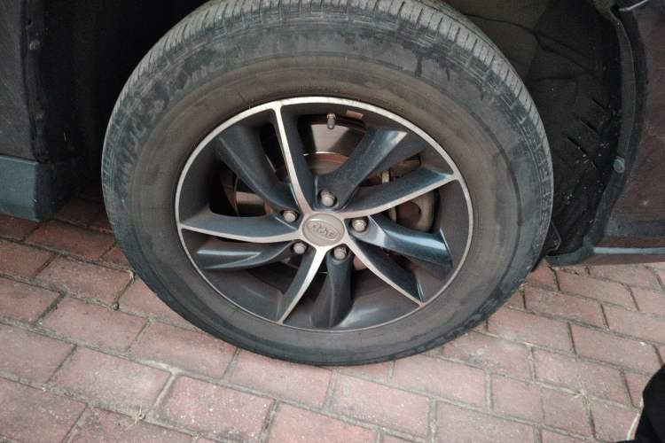 Used BYD S7 2015 1.5T Upgraded Manual Luxury Model Right Front Wheel Hub