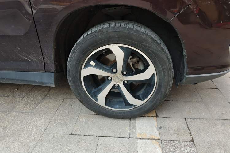 Used BYD S7 2015 2.0T Upgraded Automatic Flagship Version Right Front Wheel Hub