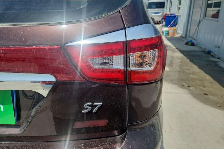 Used BYD S7 2015 2.0T Upgraded Automatic Luxury Version Right Rear Taillight