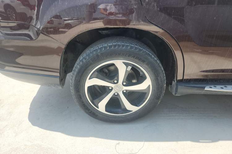 Used BYD S7 2015 2.0T Upgraded Automatic Luxury Version Right Rear Wheel Hub