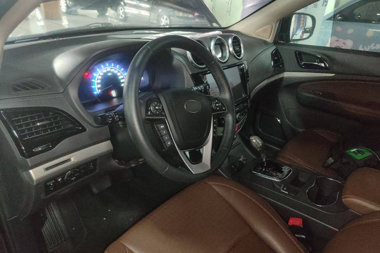 Used BYD S7 2015 2.0T Upgraded Automatic Luxury Version Steering Wheel