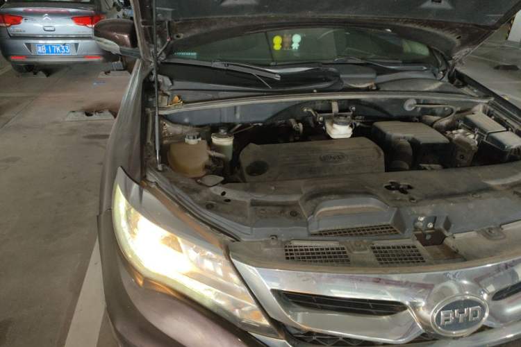 Used BYD S7 2015 1.5T Manual Luxury Model Engine Bay Right
