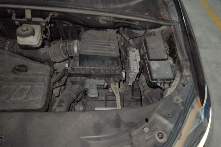 Used BYD S7 2015 2.0T Upgraded Automatic Flagship Version Engine Bay Left