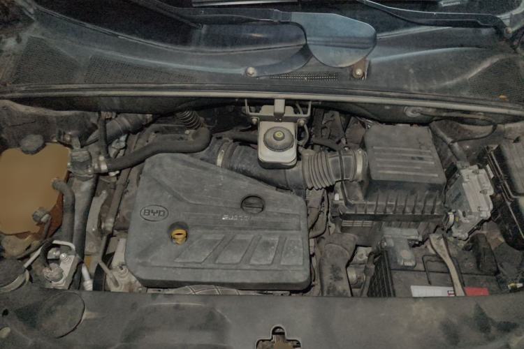 Used BYD S7 2015 2.0T Upgraded Automatic Flagship Version Engine Bay