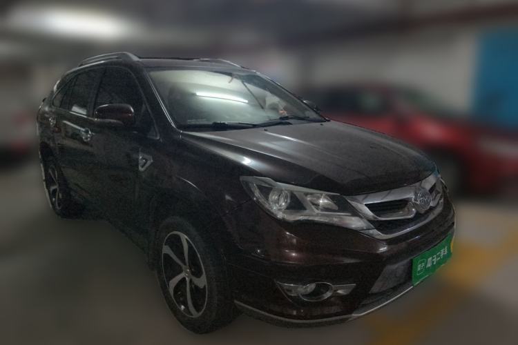 Used BYD S7 2015 2.0T Upgraded Automatic Flagship Version Front Right 45 Deg
