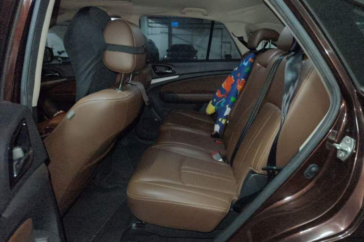 Used BYD S7 2015 2.0T Upgraded Automatic Flagship Version Left Rear Seat