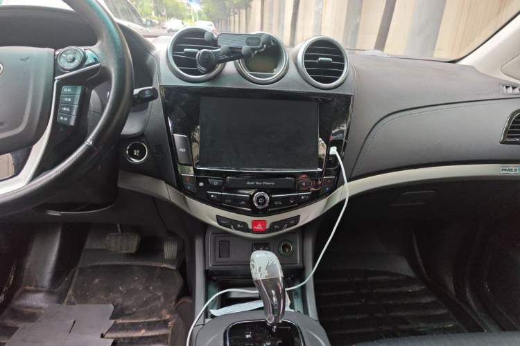 Used BYD S7 2015 2.0T Automatic Flagship Edition Audio And AC Panel