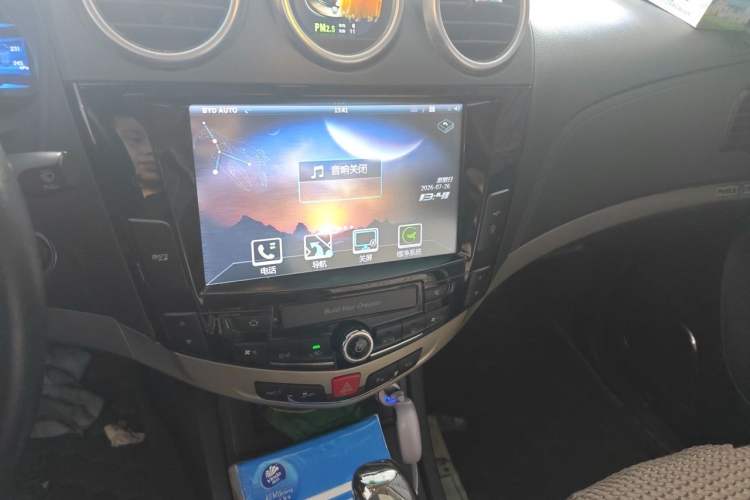 Used BYD S7 2015 2.0T Upgraded Automatic Luxury Version Audio And AC Panel