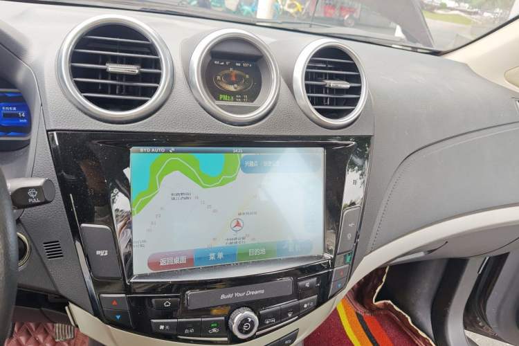 Used BYD S7 2015 2.0T Upgraded Automatic Luxury Version Audio And AC Panel