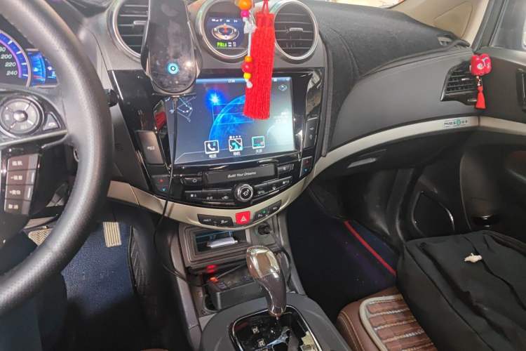 Used BYD S7 2015 2.0T Upgraded Automatic Luxury Version Audio And AC Panel