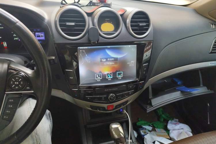 Used BYD S7 2015 2.0T Upgraded Automatic Luxury Version Audio And AC Panel