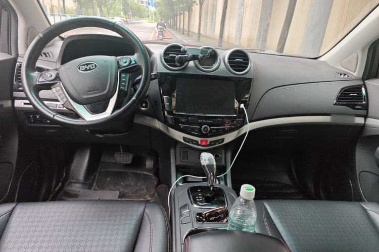 Used BYD S7 2015 2.0T Automatic Flagship Edition Center Console