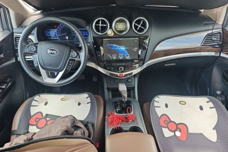 Used BYD S7 2015 2.0T Upgraded Automatic Luxury Version Center Console