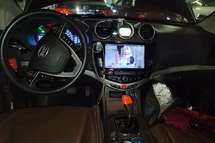Used BYD S7 2015 2.0T Upgraded Automatic Luxury Version Center Console