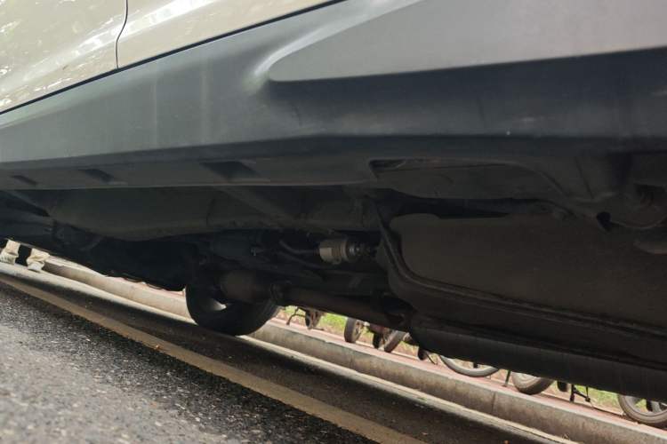 Used BYD S7 2015 2.0T Upgraded Automatic Luxury Version Chassis Rear Left