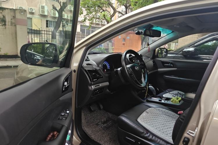 Used BYD S7 2015 2.0T Automatic Prestige Model Driver Seat