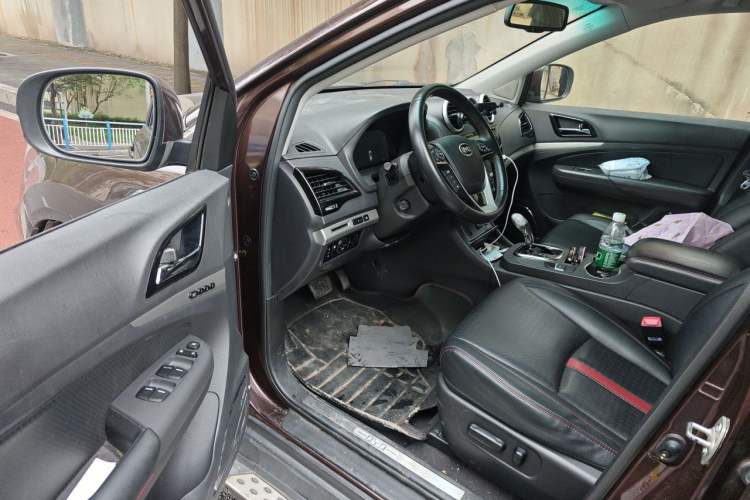 Used BYD S7 2015 2.0T Automatic Flagship Edition Driver Seat