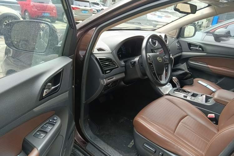 Used BYD S7 2015 2.0T Upgraded Automatic Luxury Version Driver Seat