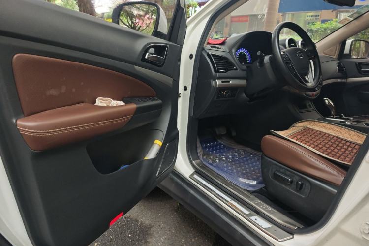 Used BYD S7 2015 2.0T Upgraded Automatic Luxury Version Driver Seat